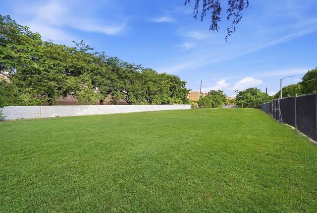 1800 N Sherman Circle, Miramar, FL 33025