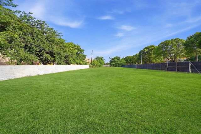 1800 N Sherman Circle, Miramar, FL 33025