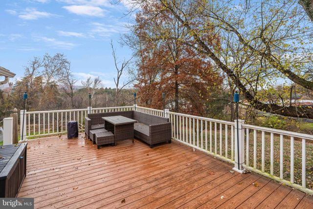 100 PINELAND RD, Birdsboro, PA 19508