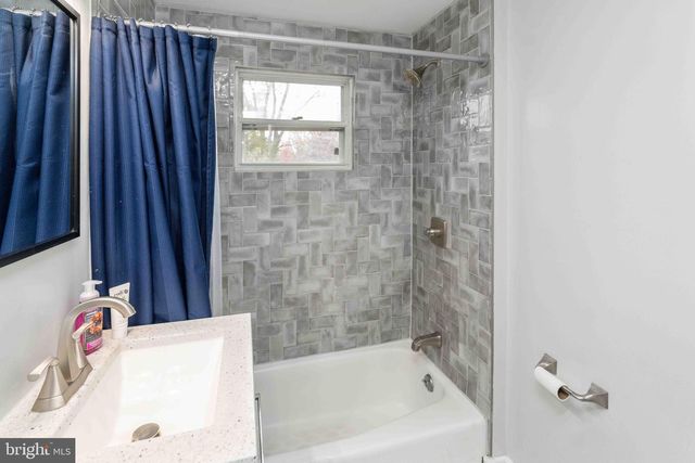 100 PINELAND RD, Birdsboro, PA 19508