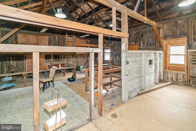 100 PINELAND RD, Birdsboro, PA 19508