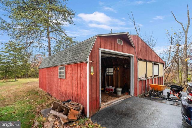 100 PINELAND RD, Birdsboro, PA 19508