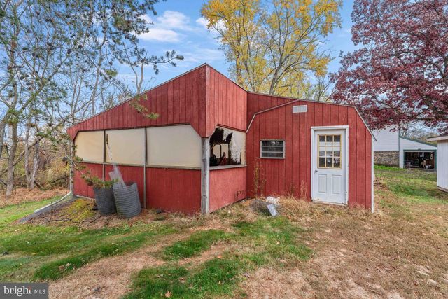 100 PINELAND RD, Birdsboro, PA 19508