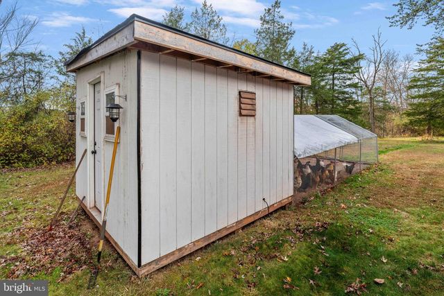 100 PINELAND RD, Birdsboro, PA 19508