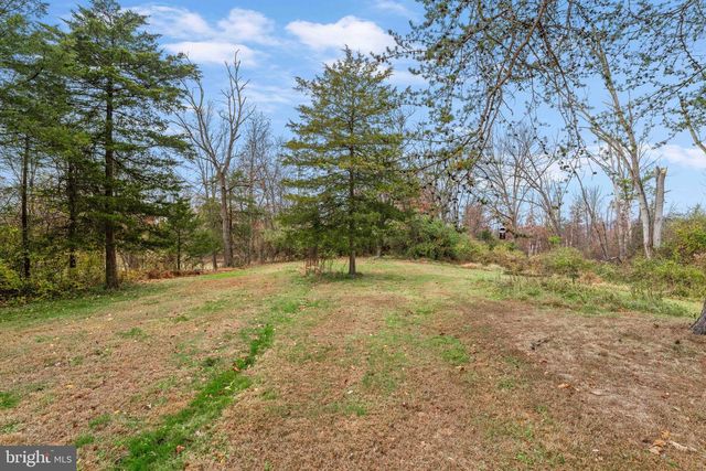 100 PINELAND RD, Birdsboro, PA 19508