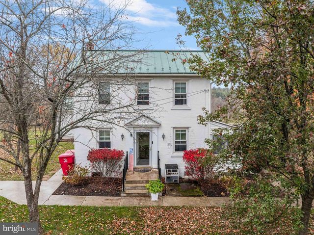 100 PINELAND RD, Birdsboro, PA 19508