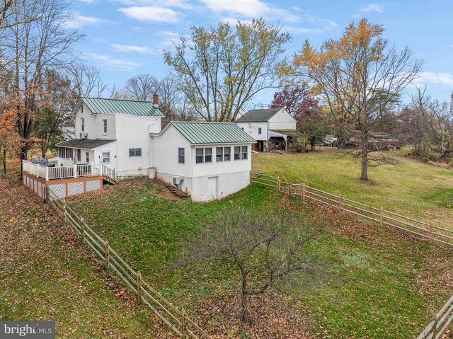 100 PINELAND RD, Birdsboro, PA 19508
