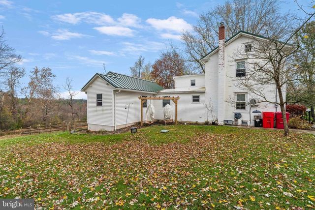 100 PINELAND RD, Birdsboro, PA 19508