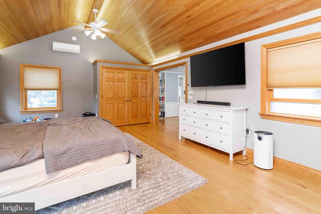 100 PINELAND RD, Birdsboro, PA 19508