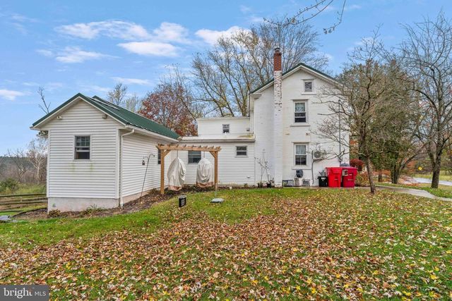100 PINELAND RD, Birdsboro, PA 19508