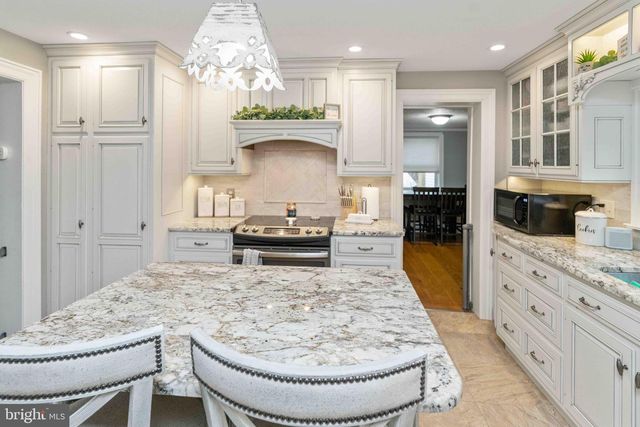 100 PINELAND RD, Birdsboro, PA 19508