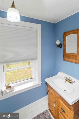 100 PINELAND RD, Birdsboro, PA 19508