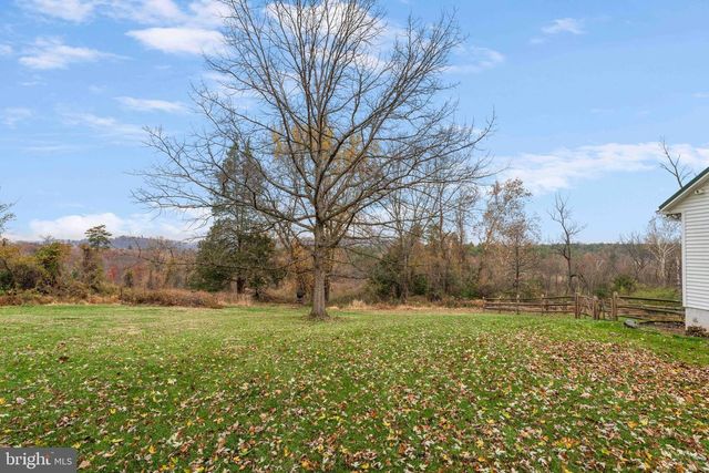 100 PINELAND RD, Birdsboro, PA 19508