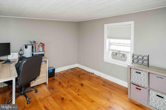 100 PINELAND RD, Birdsboro, PA 19508