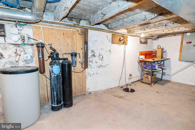 100 PINELAND RD, Birdsboro, PA 19508