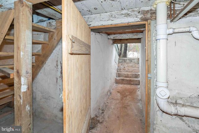 100 PINELAND RD, Birdsboro, PA 19508