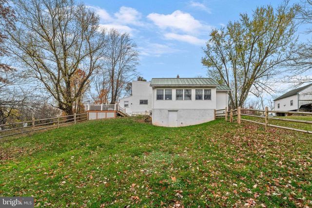 100 PINELAND RD, Birdsboro, PA 19508