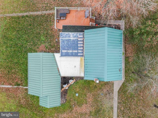 100 PINELAND RD, Birdsboro, PA 19508