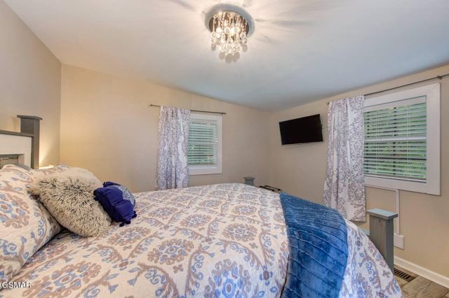 1249 McCarter Hollow Road, Sevierville, TN 37862