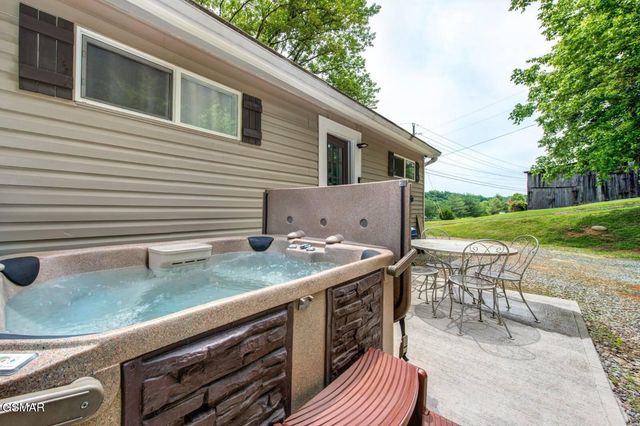 1249 McCarter Hollow Road, Sevierville, TN 37862