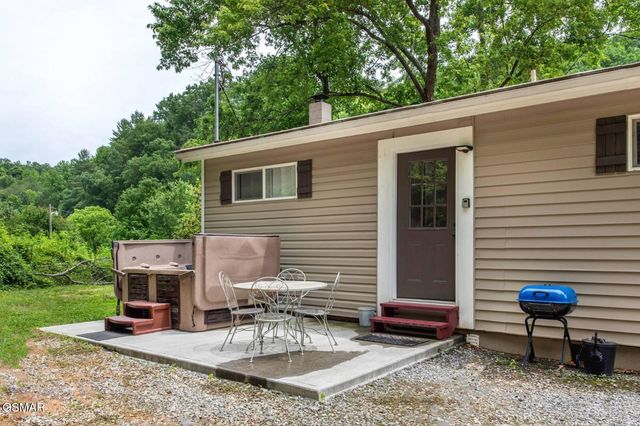 1249 McCarter Hollow Road, Sevierville, TN 37862