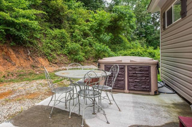 1249 McCarter Hollow Road, Sevierville, TN 37862