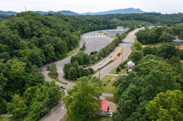 1249 McCarter Hollow Road, Sevierville, TN 37862