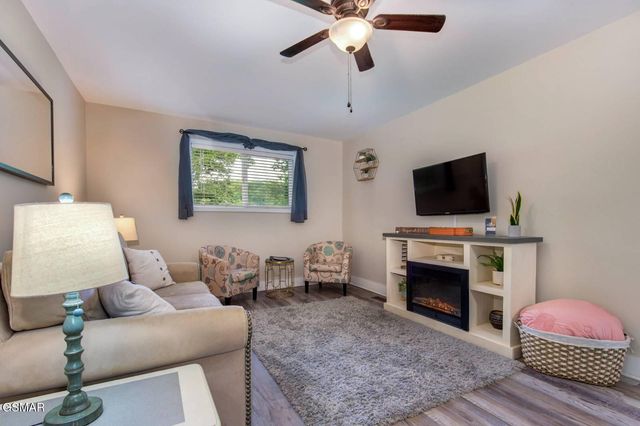 1249 McCarter Hollow Road, Sevierville, TN 37862