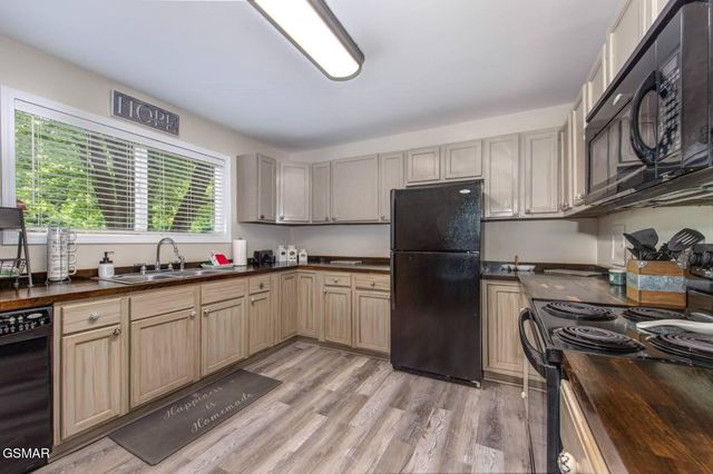 1249 McCarter Hollow Road, Sevierville, TN 37862