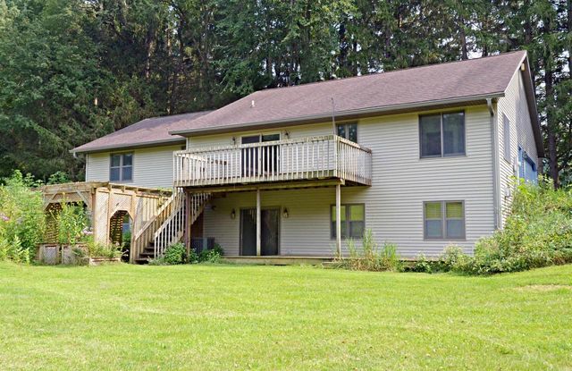 9222 Gorst Road, Mazomanie, WI 53560