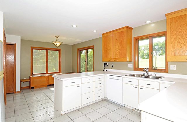 9222 Gorst Road, Mazomanie, WI 53560