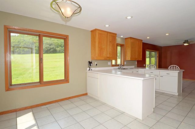 9222 Gorst Road, Mazomanie, WI 53560