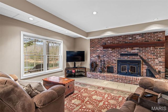 20401 Mill Creek Road, Ste Genevieve, MO 63670