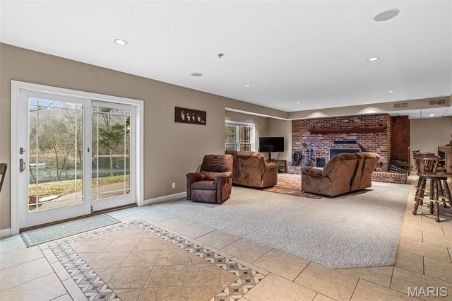 20401 Mill Creek Road, Ste Genevieve, MO 63670