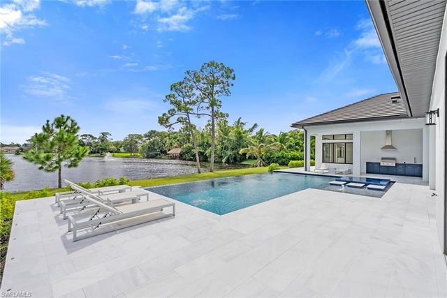 6590 Trail BLVD, Naples, FL 34108