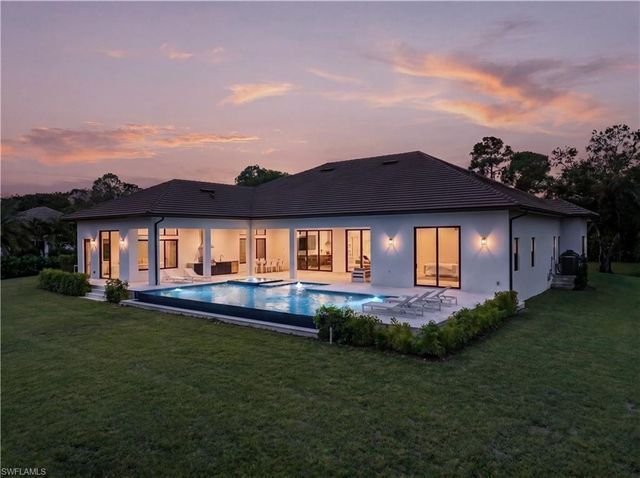 6590 Trail BLVD, Naples, FL 34108