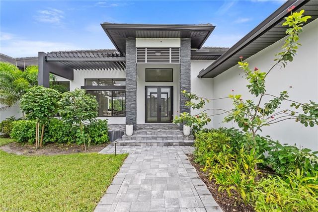 6590 Trail BLVD, Naples, FL 34108