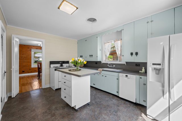 1407 Hutto RD, Georgetown, TX 78626