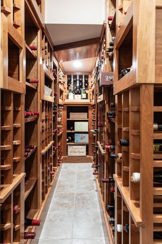 13 Wellington St, Boston, MA 02118