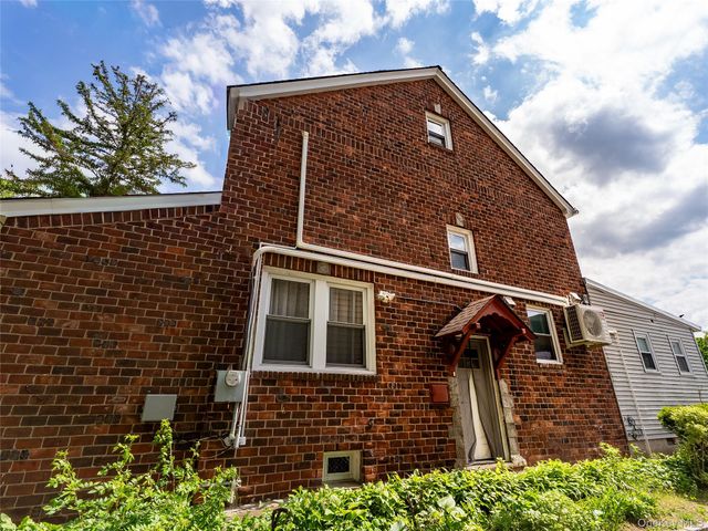 45-32 Westminster Road, Great Neck, NY 11020