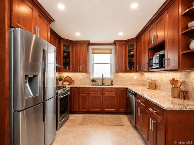 45-32 Westminster Road, Great Neck, NY 11020