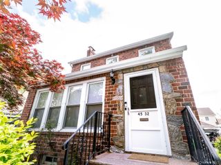 45-32 Westminster Road, Great Neck, NY 11020