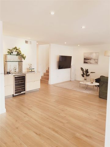 13228 SW 10th Ln, Miami, FL 33184