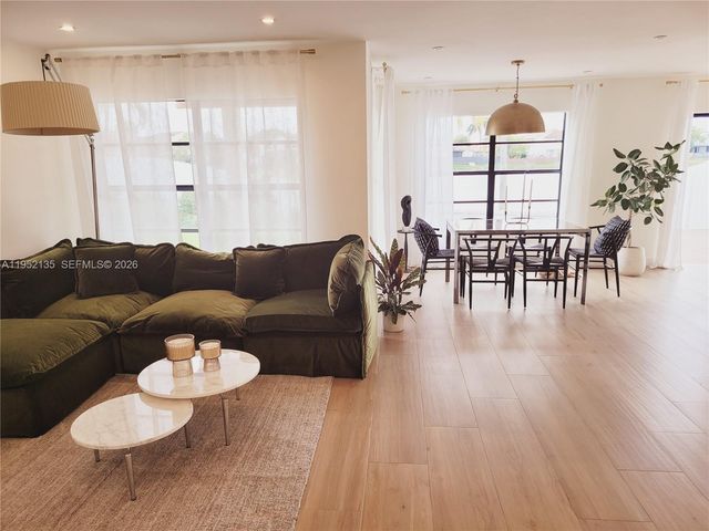 13228 SW 10th Ln, Miami, FL 33184