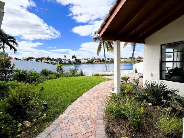 13228 SW 10th Ln, Miami, FL 33184