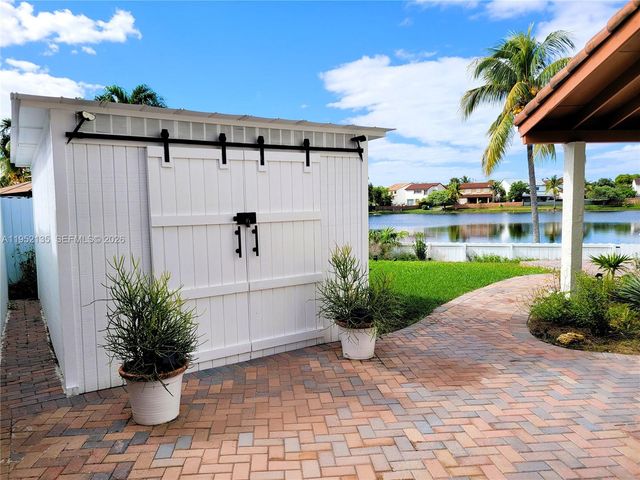 13228 SW 10th Ln, Miami, FL 33184