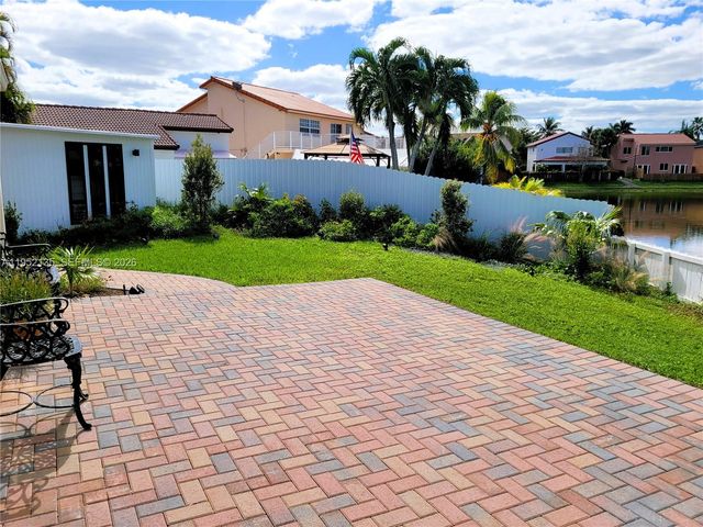 13228 SW 10th Ln, Miami, FL 33184