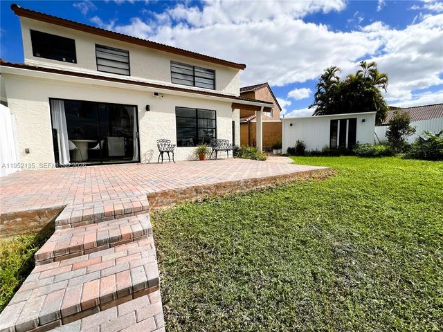 13228 SW 10th Ln, Miami, FL 33184