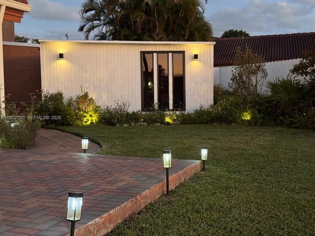 13228 SW 10th Ln, Miami, FL 33184