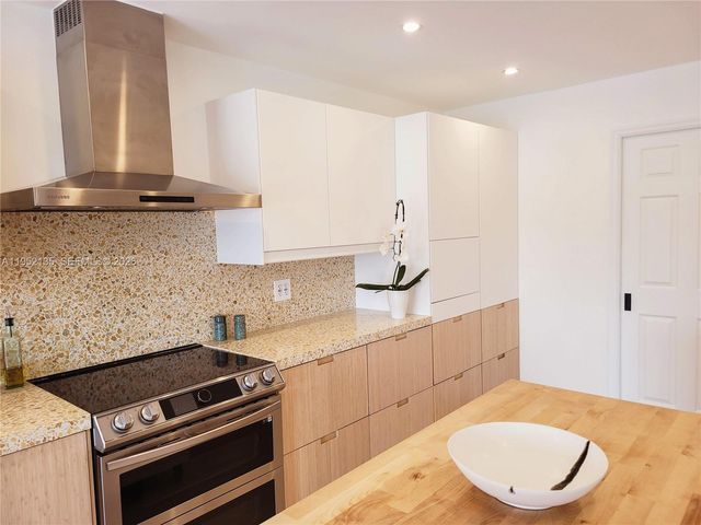 13228 SW 10th Ln, Miami, FL 33184